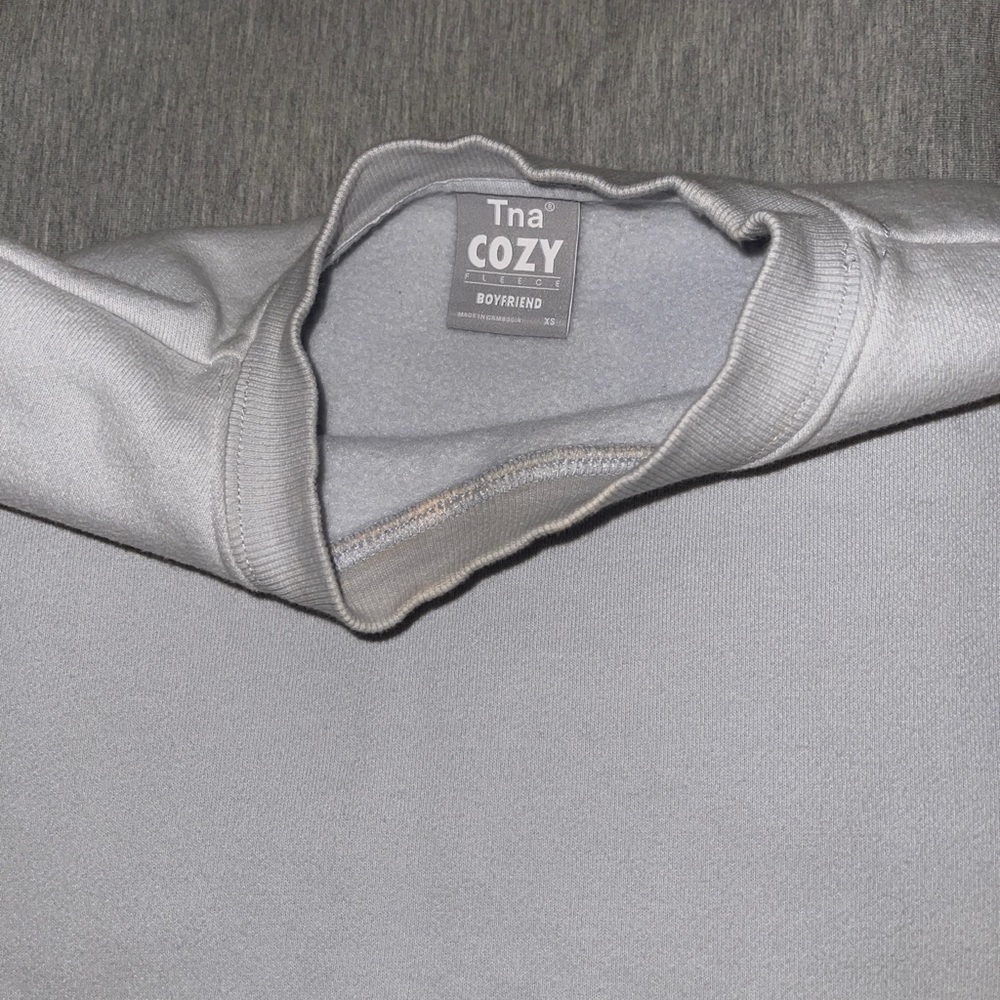 Aritzia Tna Cozy Fleece Sweatsuit (mirror blue) - Picture 11 of 17